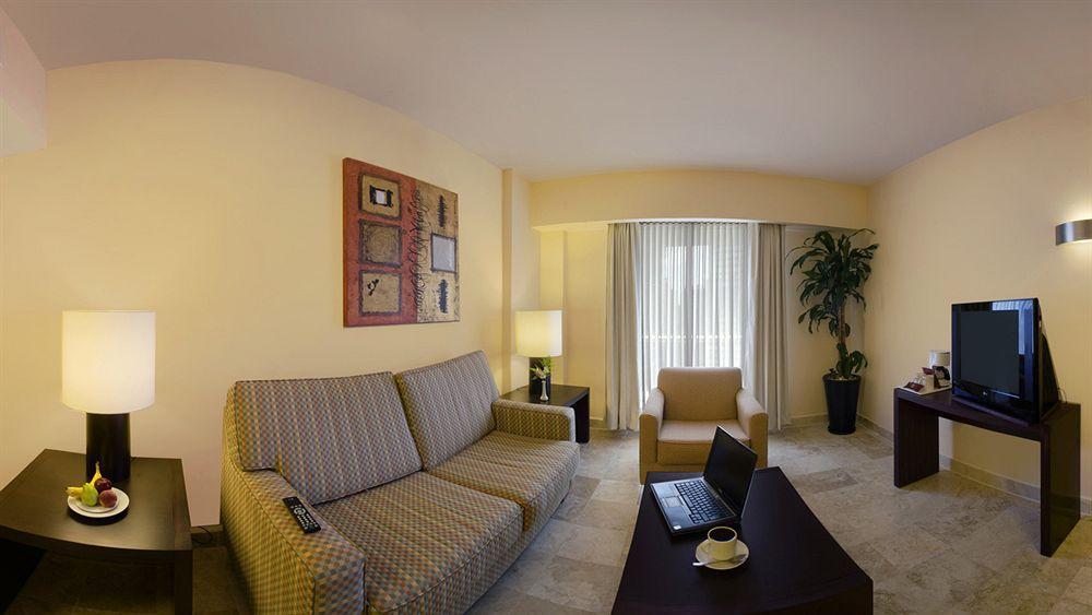 Fiesta Inn Coatzacoalcos Bagian luar foto