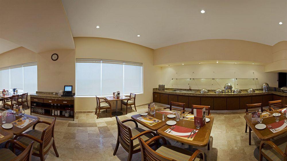 Fiesta Inn Coatzacoalcos Bagian luar foto