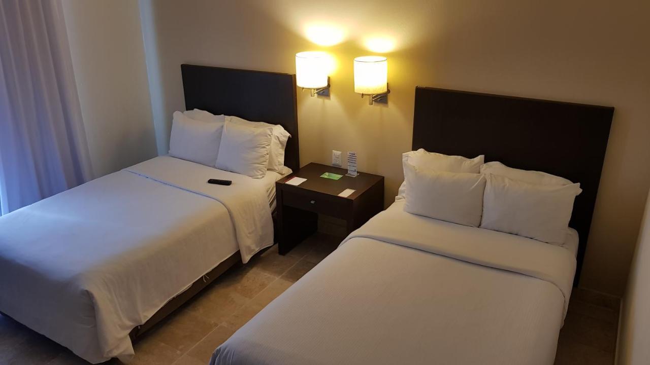 Fiesta Inn Coatzacoalcos Bagian luar foto