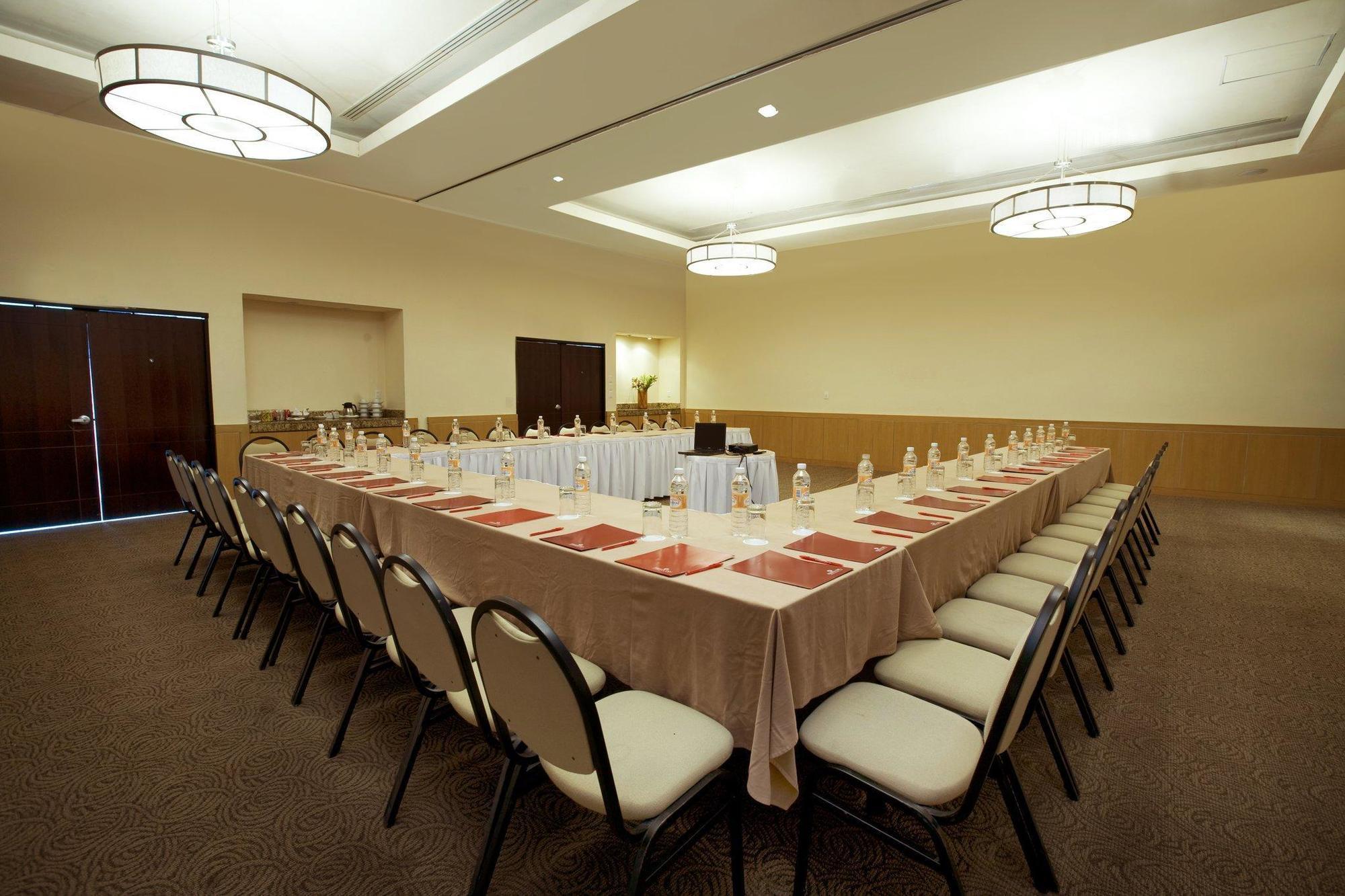 Fiesta Inn Coatzacoalcos Bagian luar foto
