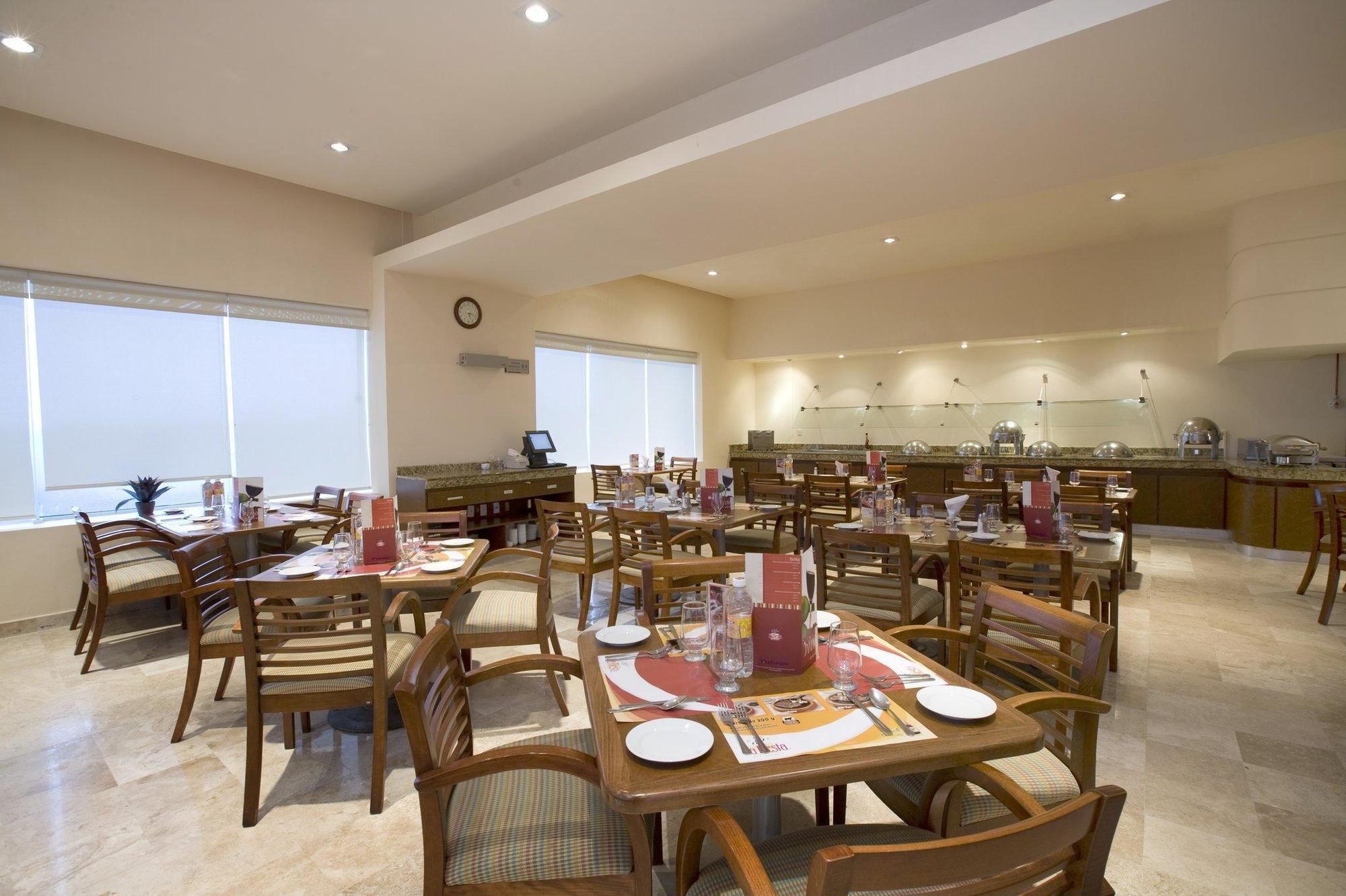 Fiesta Inn Coatzacoalcos Bagian luar foto