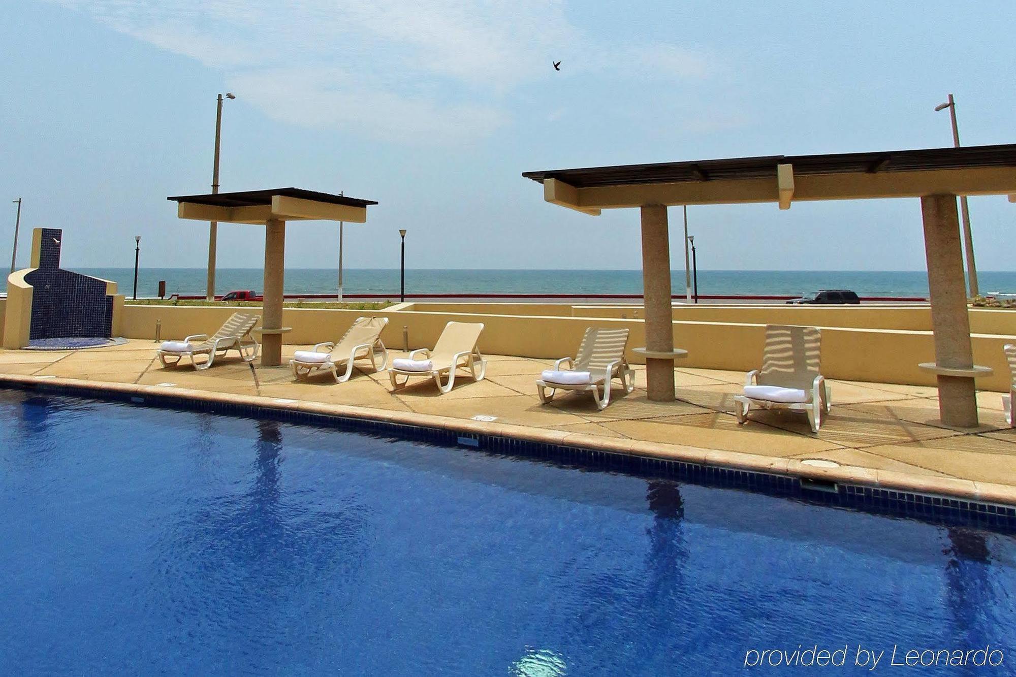 Fiesta Inn Coatzacoalcos Bagian luar foto