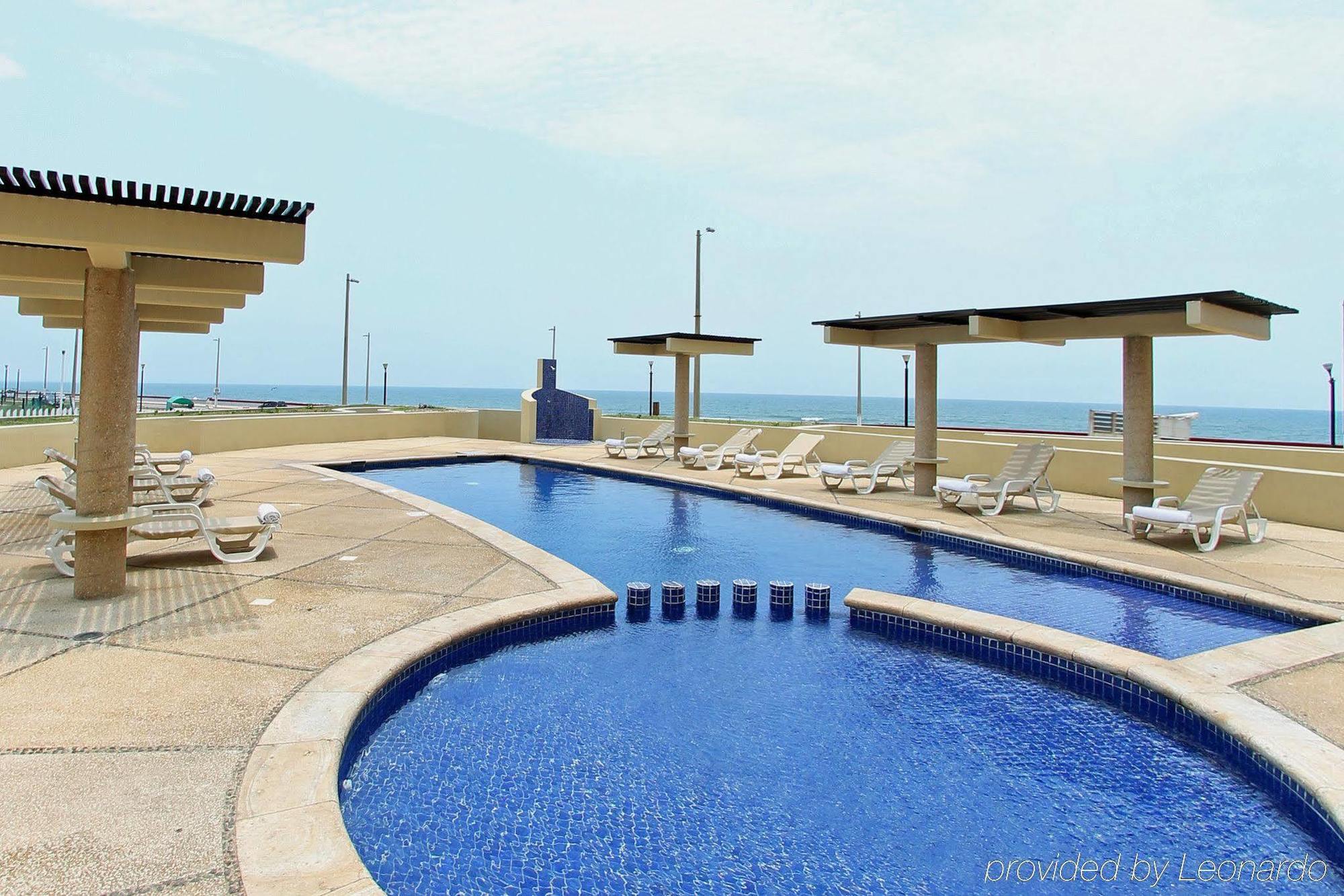 Fiesta Inn Coatzacoalcos Bagian luar foto